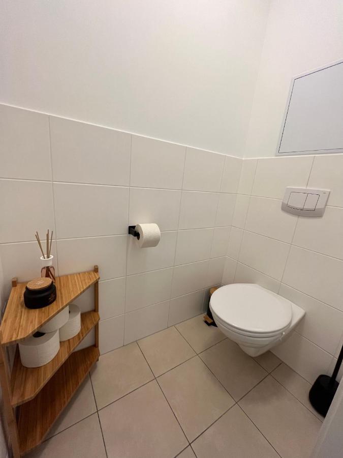 Penthouse Near Central Station With Free Parking Виена Екстериор снимка